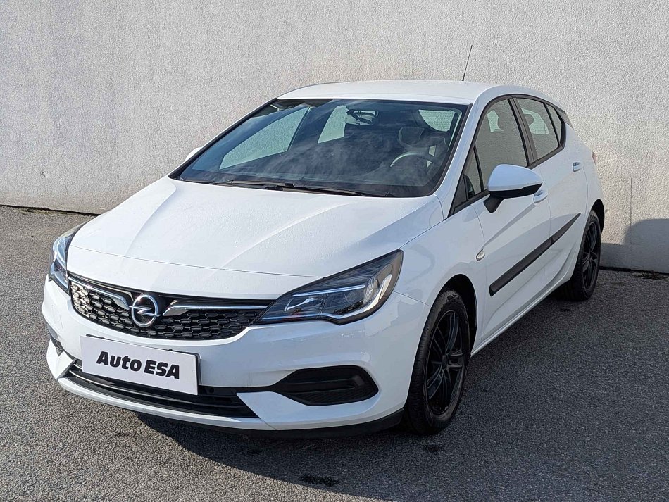 Opel Astra T 1.2t 1.2 81 kW manuál rok 2020, 64 300 km, Česko — foto 3 z 17