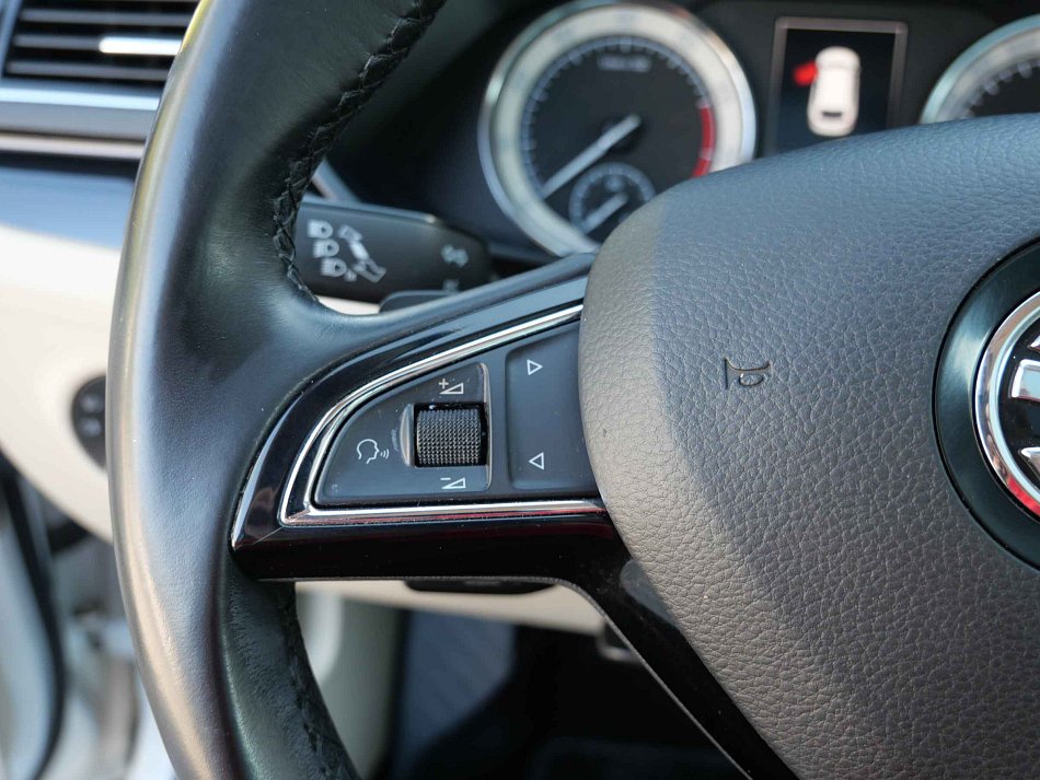 Škoda Superb Iii 4x4 2.0 TSI 206 kW rok 2015, 192 453 km, Česko — foto 12 z 35
