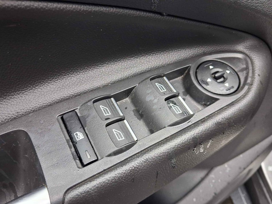 Ford Kuga Eb ST-Line 1.5 110 kW manuál rok 2017, 91 210 km, Česko — foto 13 z 16