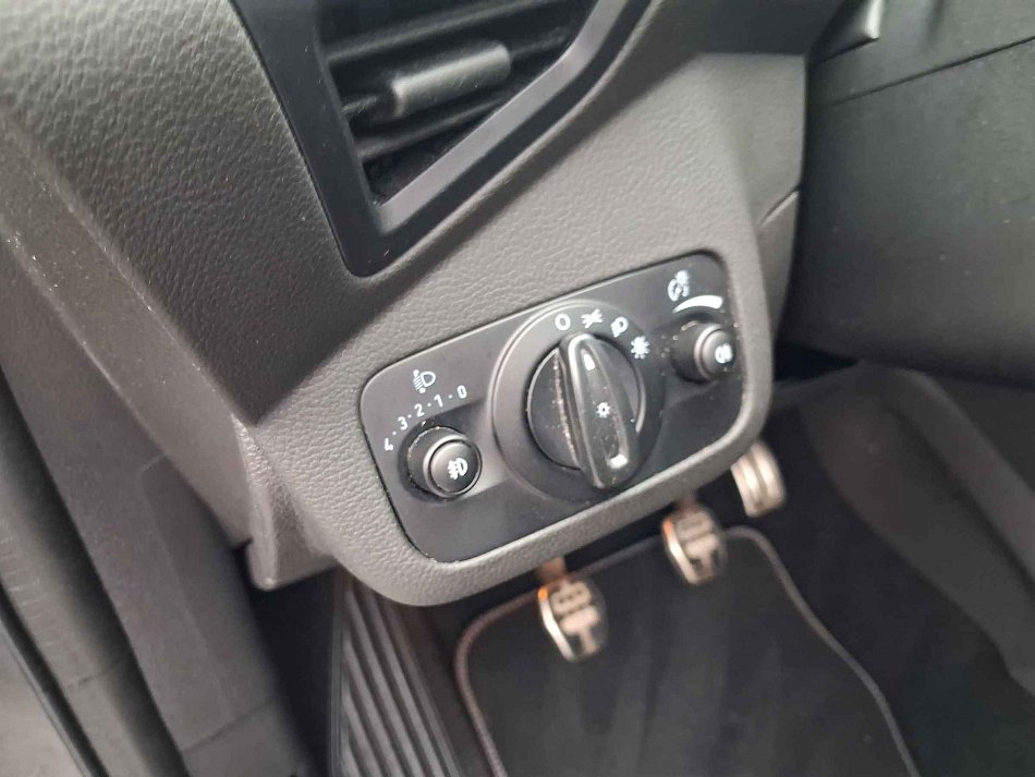 Ford Kuga Eb ST-Line 1.5 110 kW manuál rok 2017, 91 210 km, Česko — foto 14 z 16