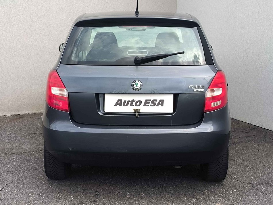 Škoda Fabia Ii Ambiente 1.2i 51 kW manuál rok 2008, 264 845 km, Česko — foto 5 z 14
