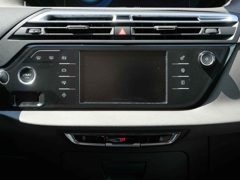 Citroen c4 1.6 BlueHDi 88 kW manuál rok 2016, 143 962 km, Česko — foto 16 z 26