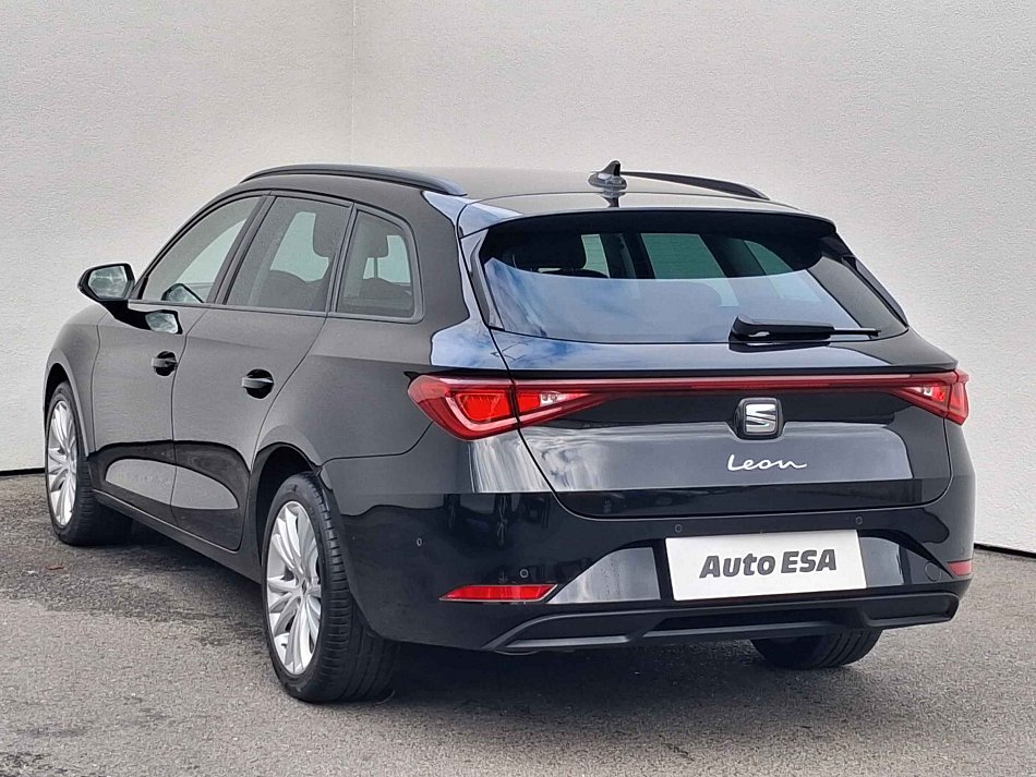 Seat Leon 1.5 TSI 96 kW rok 2023, 119 224 km, Česko — foto 6 z 20