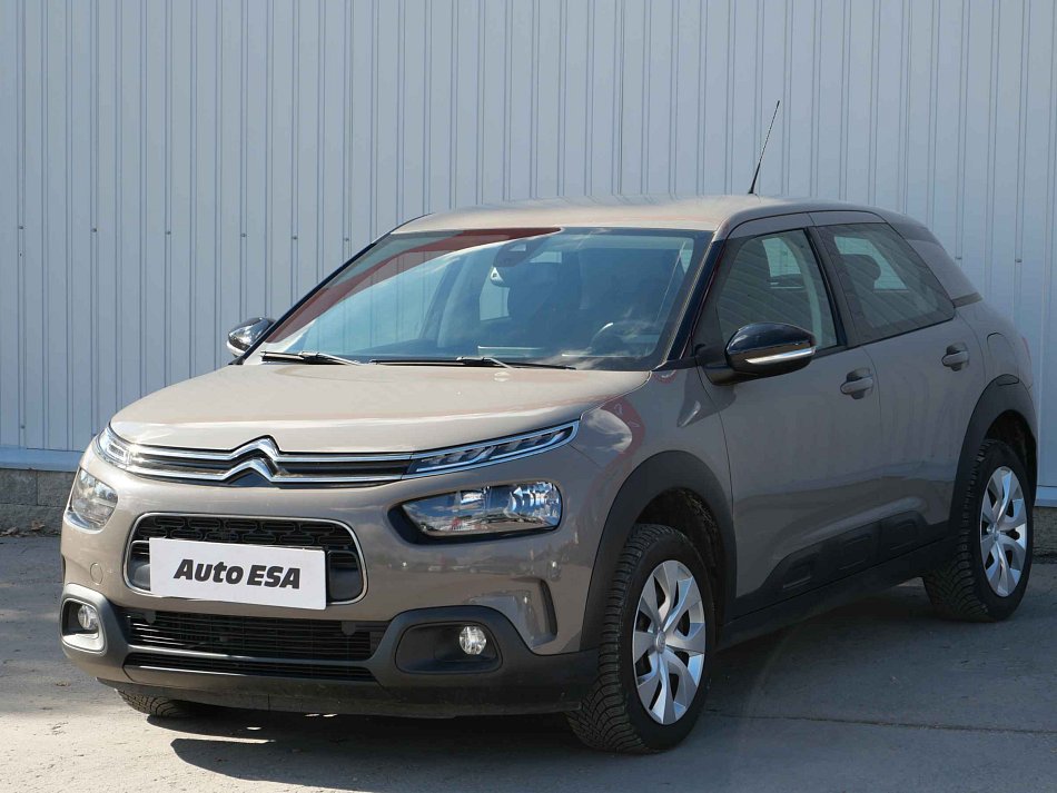 Citroen c4 1.2 81 kW manuál rok 2019, 64 788 km, Česko — foto 3 z 22