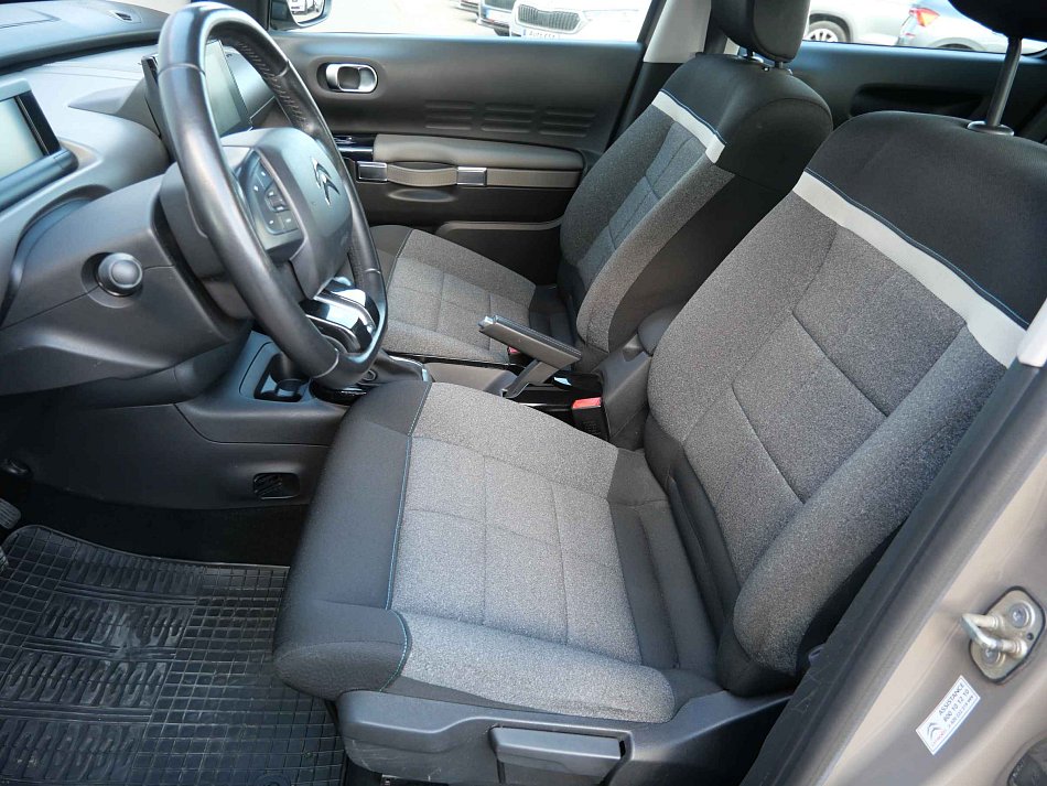 Citroen c4 1.2 81 kW manuál rok 2019, 64 788 km, Česko — foto 9 z 22