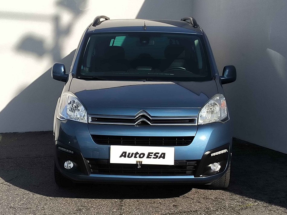 Citroen Berlingo Pt Shine 1.2 81 kW manuál rok 2016, 72 323 km, Česko — foto 2 z 19