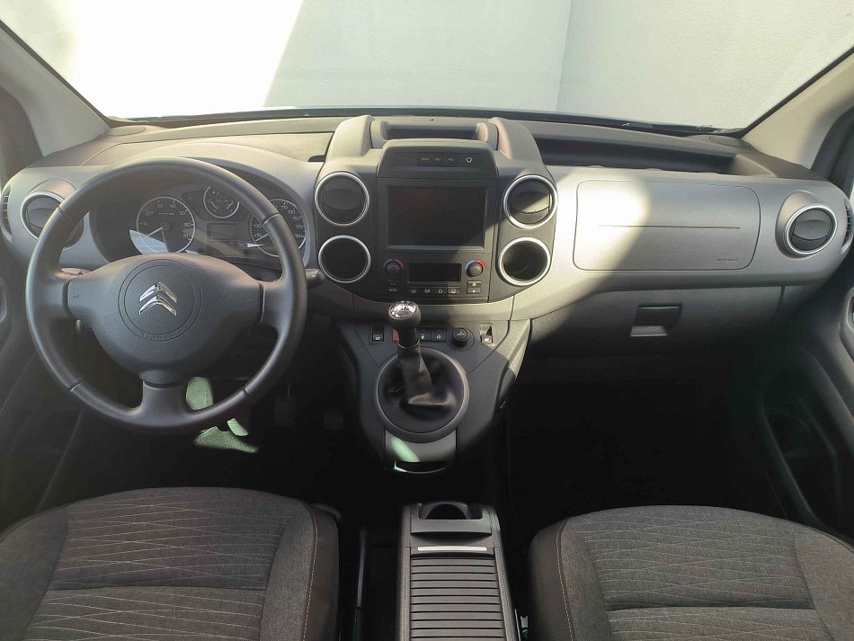 Citroen Berlingo Pt Shine 1.2 81 kW manuál rok 2016, 72 323 km, Česko — foto 8 z 19