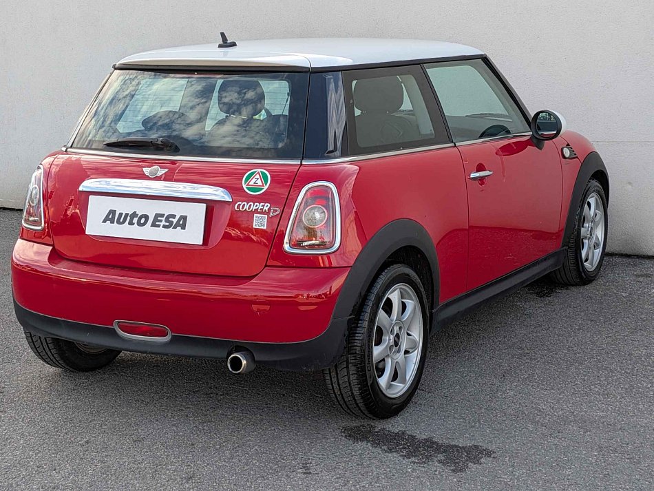 MINI Cooper D 1.6d 1.6 80 kW manuál rok 2007, 218 812 km, Česko — foto 6 z 13