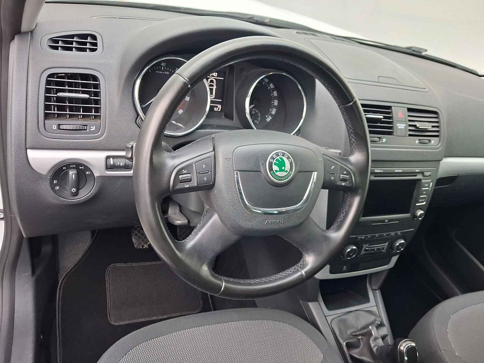 Škoda Yeti 1.2 TSI 1.2TSi 77 kW manuál rok 2012, 117 377 km, Česko — foto 12 z 17