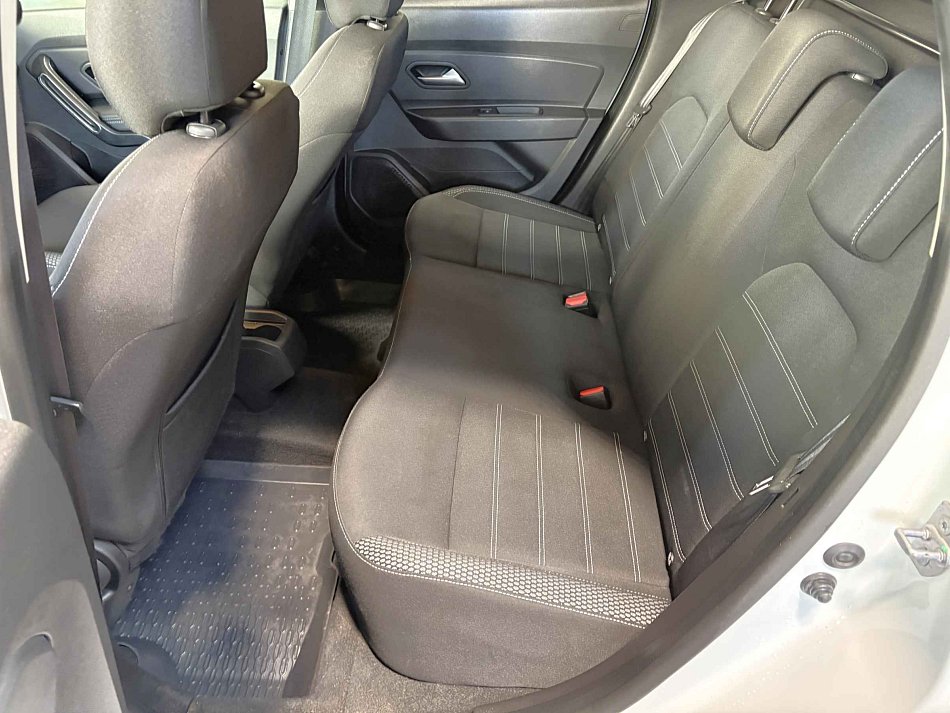 Dacia Duster 1.0 TCE 74 kW manuál rok 2020, 100 467 km, Česko — foto 10 z 16
