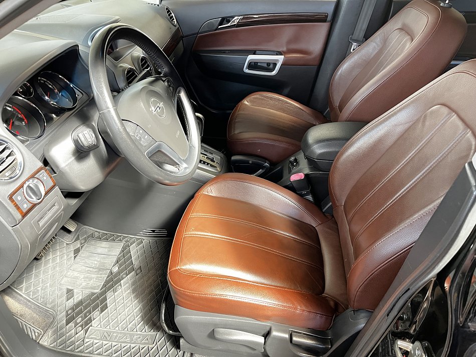 Opel Antara v6 4x4 3.2 167 kW automat rok 2007, 136 558 km, Česko — foto 9 z 9