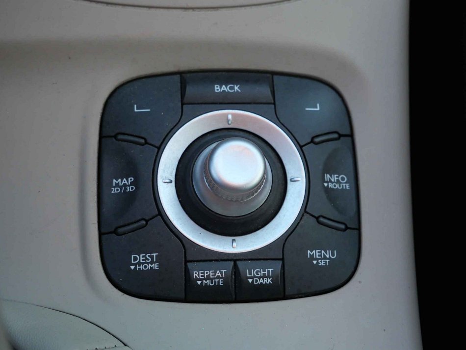 Renault Mégane 1.4 TCe 96 kW manuál rok 2012, 195 013 km, Česko — foto 15 z 23