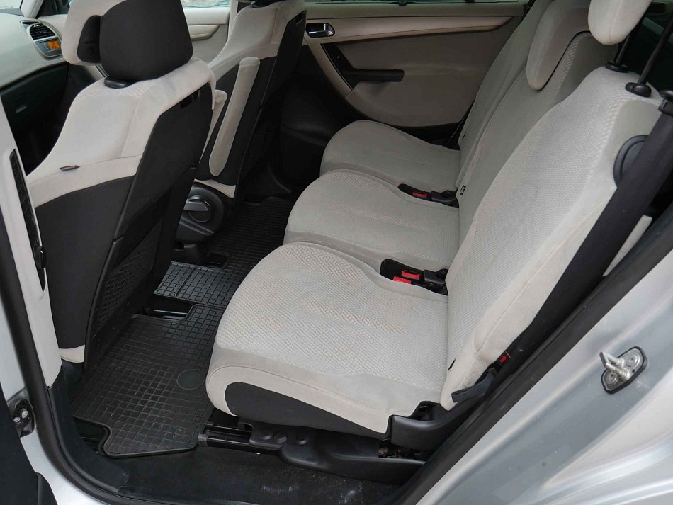Citroen c4 2.0 HDi 2.0HDi 100 kW automat rok 2007, 264 966 km, Česko — foto 10 z 18
