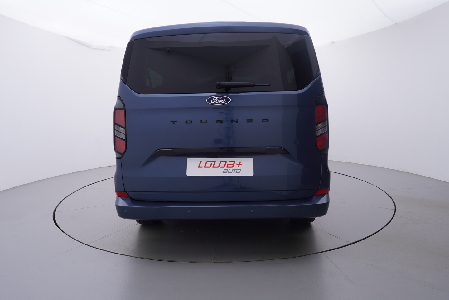 Ford Tourneo Custom Titanium 2.0 110 kW manuál rok 2024, 21 991 km, Česko — foto 3 z 60