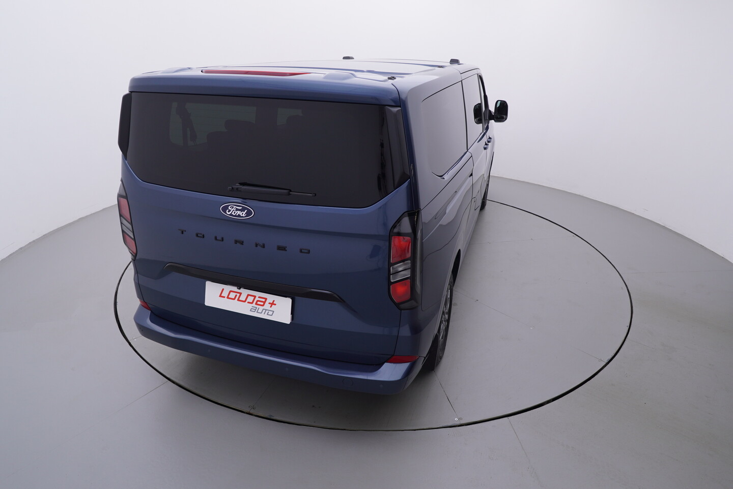 Ford Tourneo Custom Titanium 2.0 110 kW manuál rok 2024, 21 991 km, Česko — foto 7 z 60