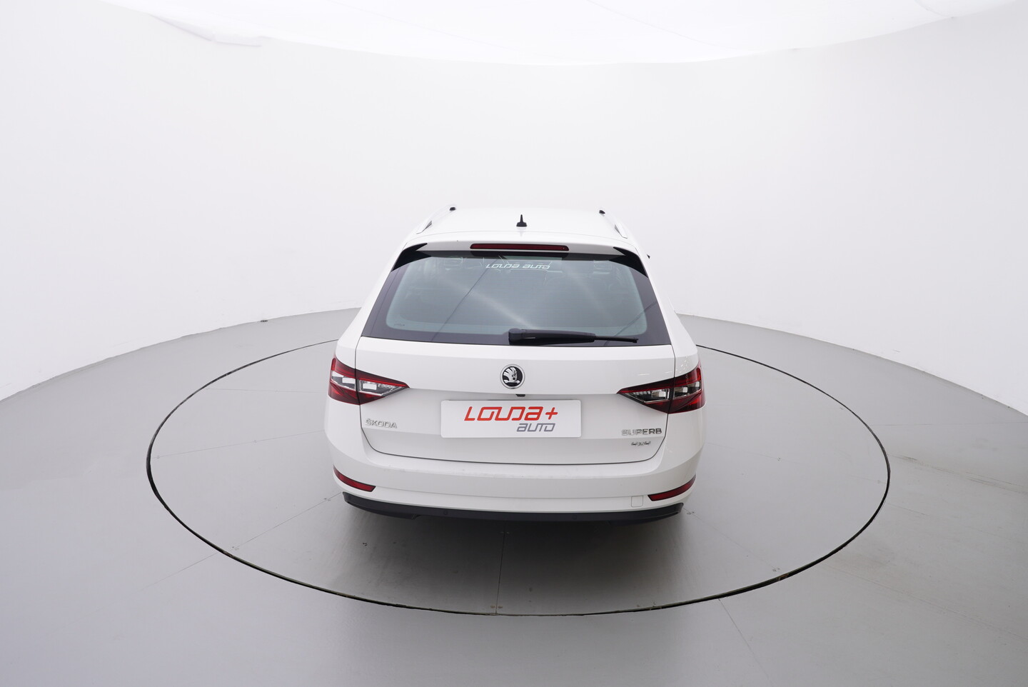 Škoda Superb 2.0 TDI 140 kW automat rok 2019, 204 935 km, Česko — foto 3 z 60