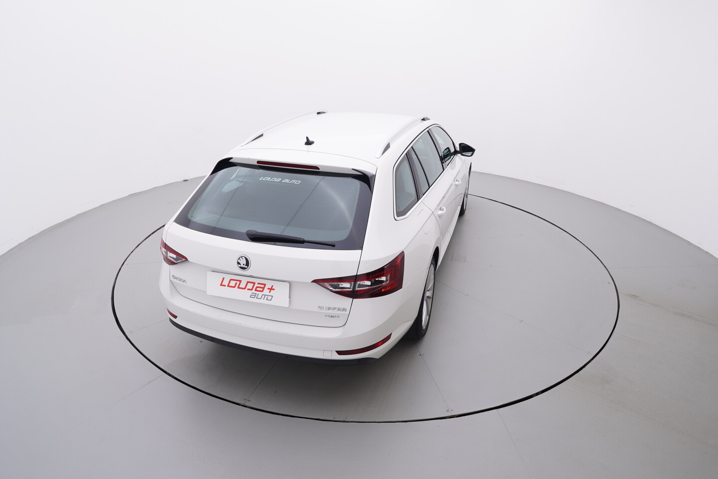 Škoda Superb 2.0 TDI 140 kW automat rok 2019, 204 935 km, Česko — foto 6 z 60