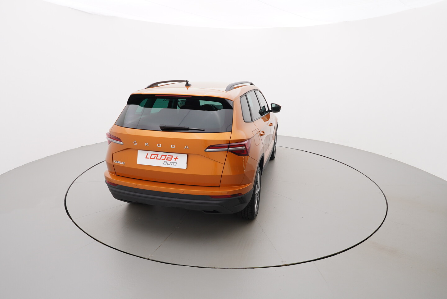Škoda Karoq 1.0 TSI 81 kW manuál rok 2022, 19 400 km, Česko — foto 6 z 60