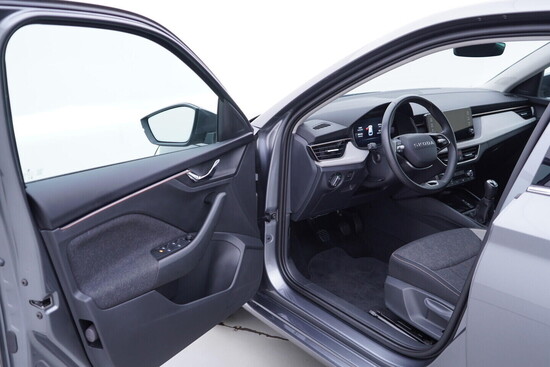 Škoda Scala 1.0 TSI 85 kW manuál rok 2024, 34 078 km, Česko — foto 9 z 40