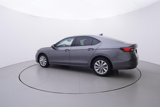 Škoda Superb 2.0 TDI 110 kW automat rok 2025, 42 950 km, Česko — foto 2 z 40