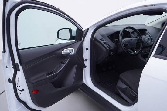 Ford Focus 1.0 74 kW manuál rok 2018, 116 235 km, Česko — foto 4 z 40