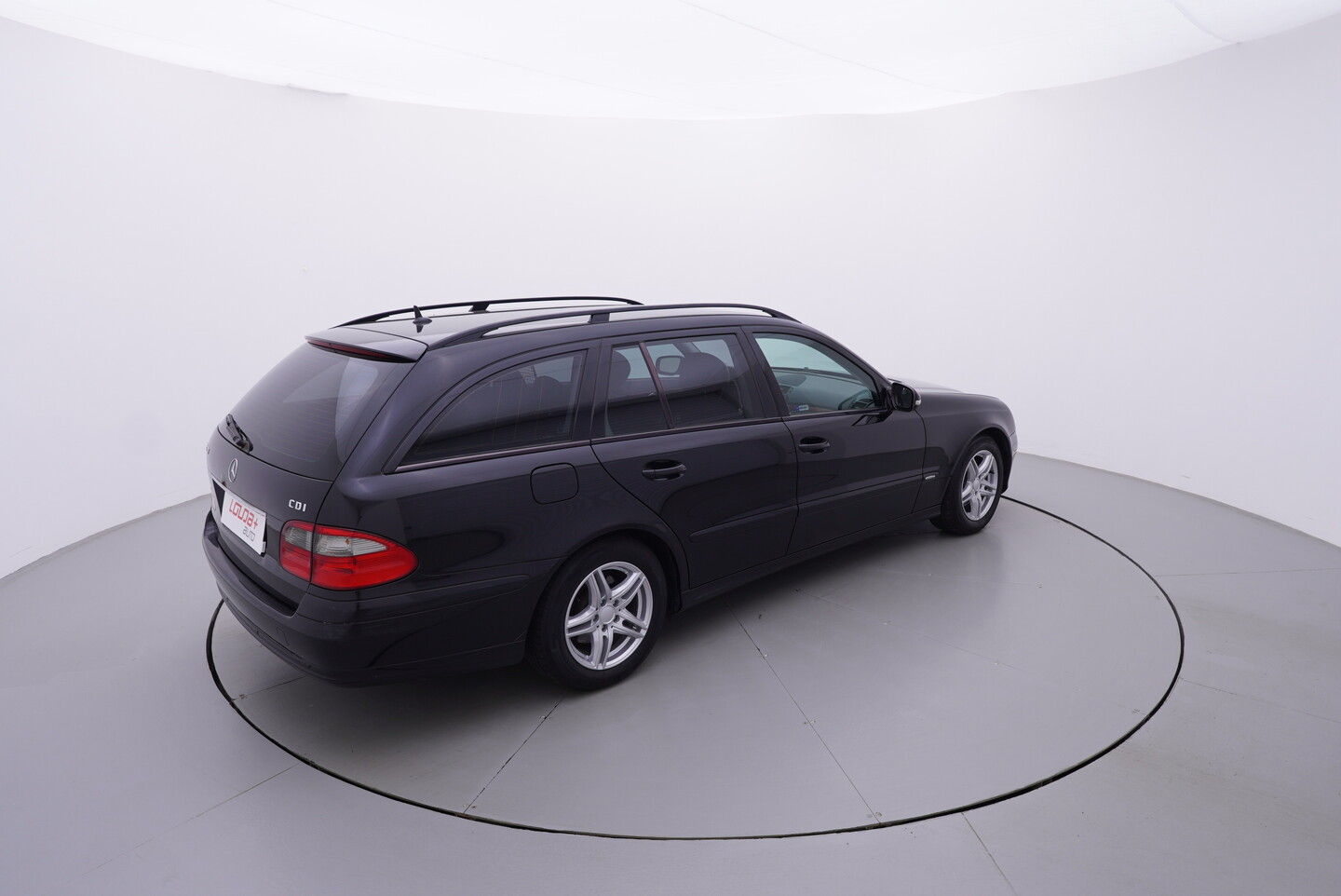 Mercedes-Benz e220 2.1 CDI 125 kW automat rok 2007, 345 569 km, Česko — foto 15 z 60