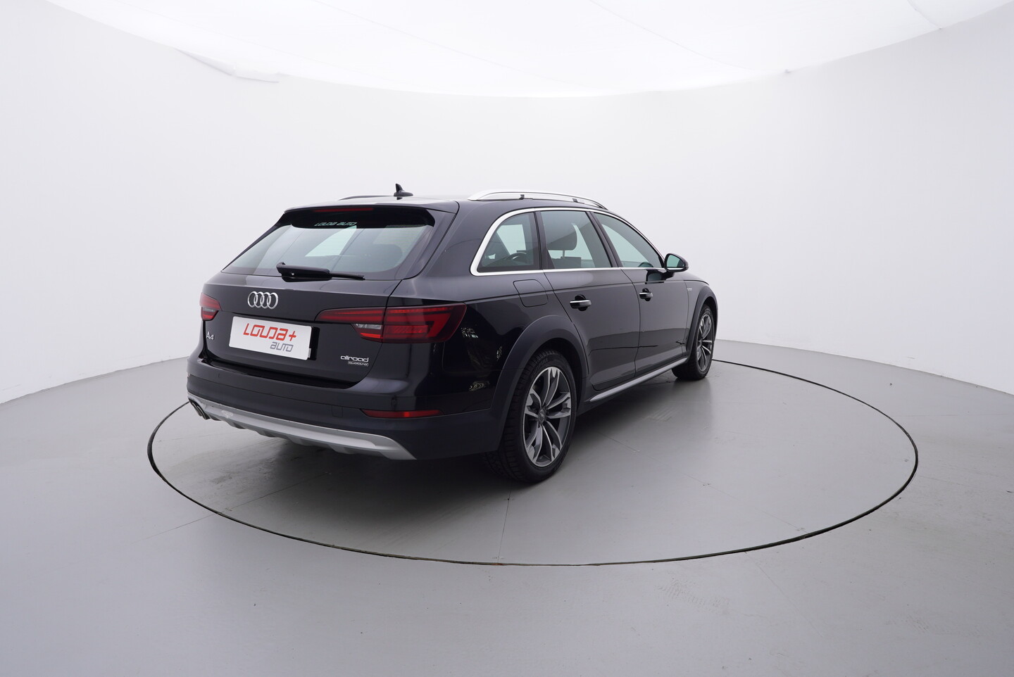 Audi a4 quattro 2.0 TDI 140 kW automat rok 2018, 182 225 km, Česko — foto 11 z 60
