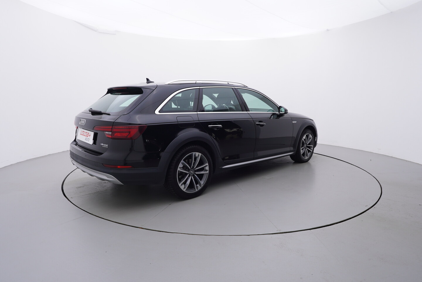 Audi a4 quattro 2.0 TDI 140 kW automat rok 2018, 182 225 km, Česko — foto 15 z 60