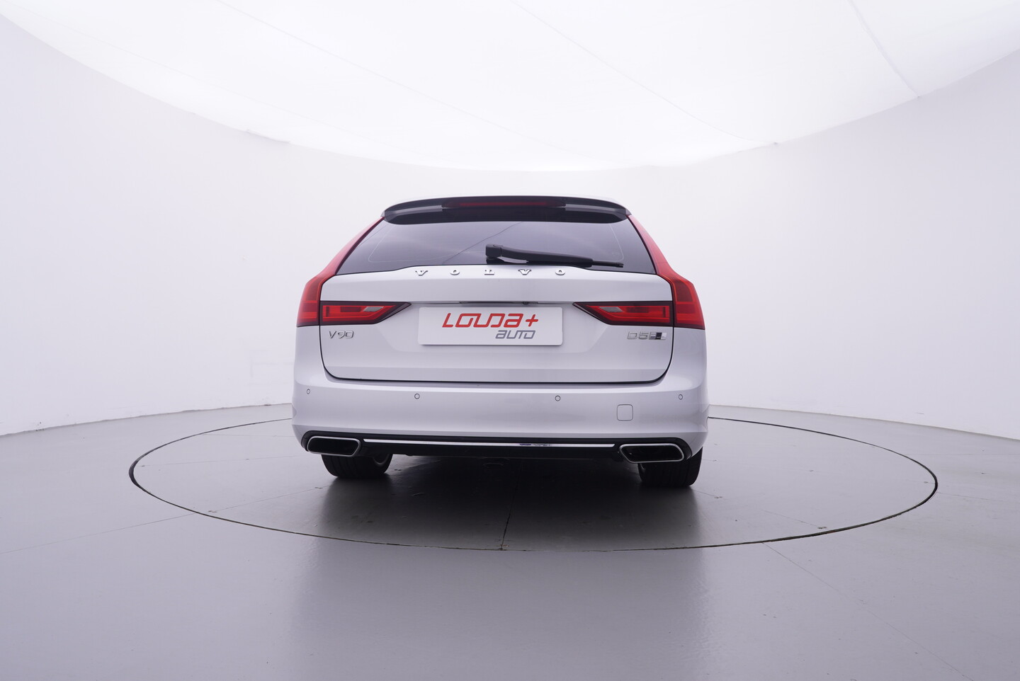 Volvo v90 2.0 TDI 177 kW automat rok 2016, 237 435 km, Česko — foto 2 z 60