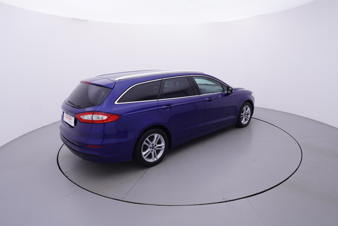 Ford Mondeo Titanium Ci 2.0 TD 110 kW manuál rok 2017, 256 320 km, Česko — foto 16 z 60