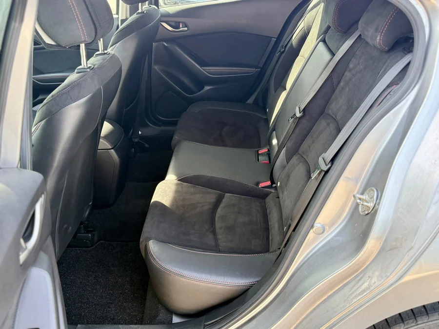 Mazda 3 2.0 88 kW manuál, Česko — foto 7 z 9