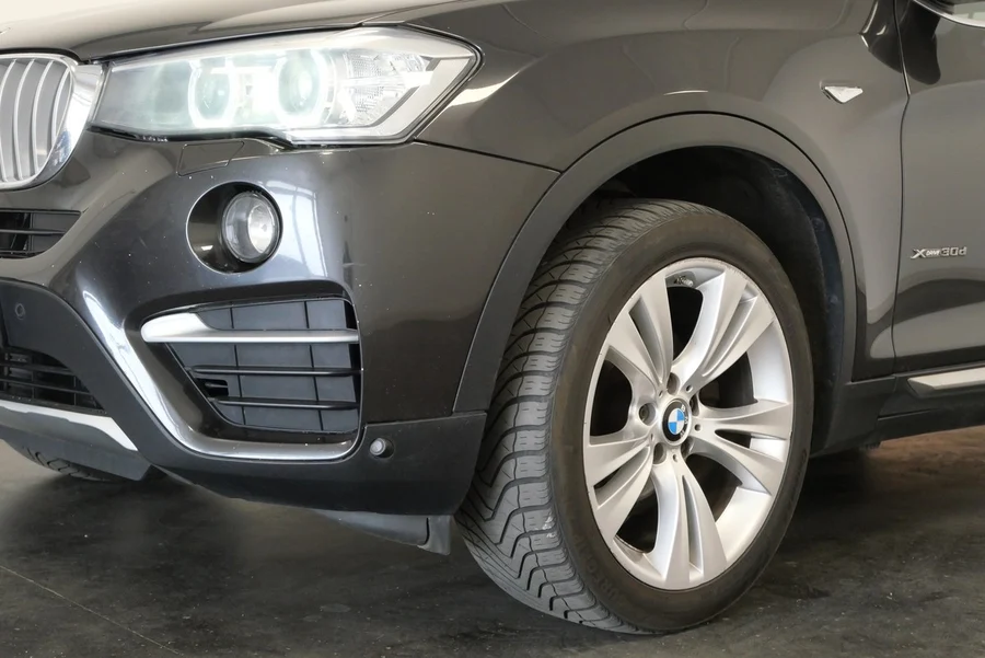 BMW x4 xDrive 190 kW automat, Česko — foto 9 z 23