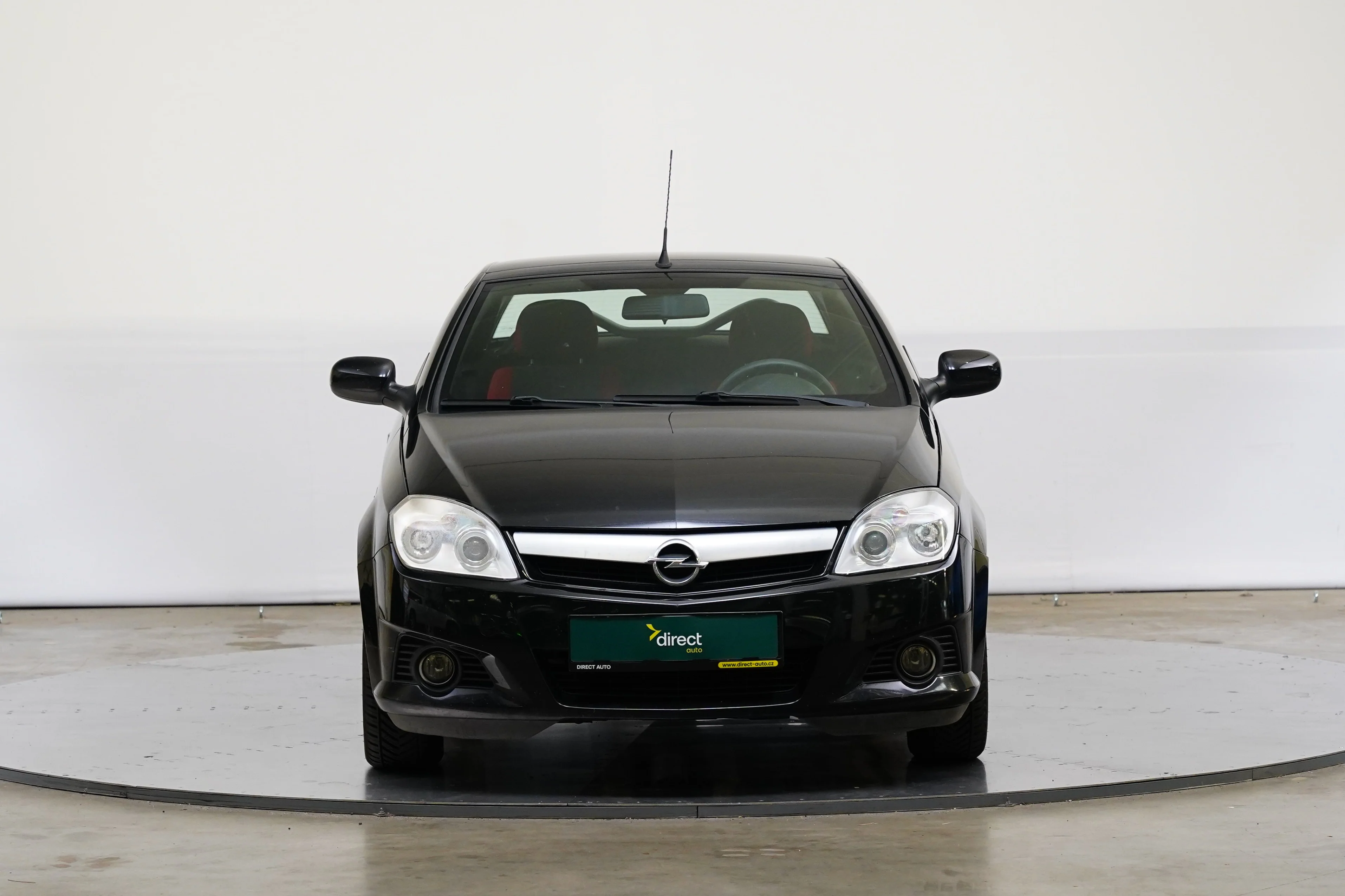 Opel Tigra 16V 1.4 66 kW, Czech Republic — foto 4 z 6