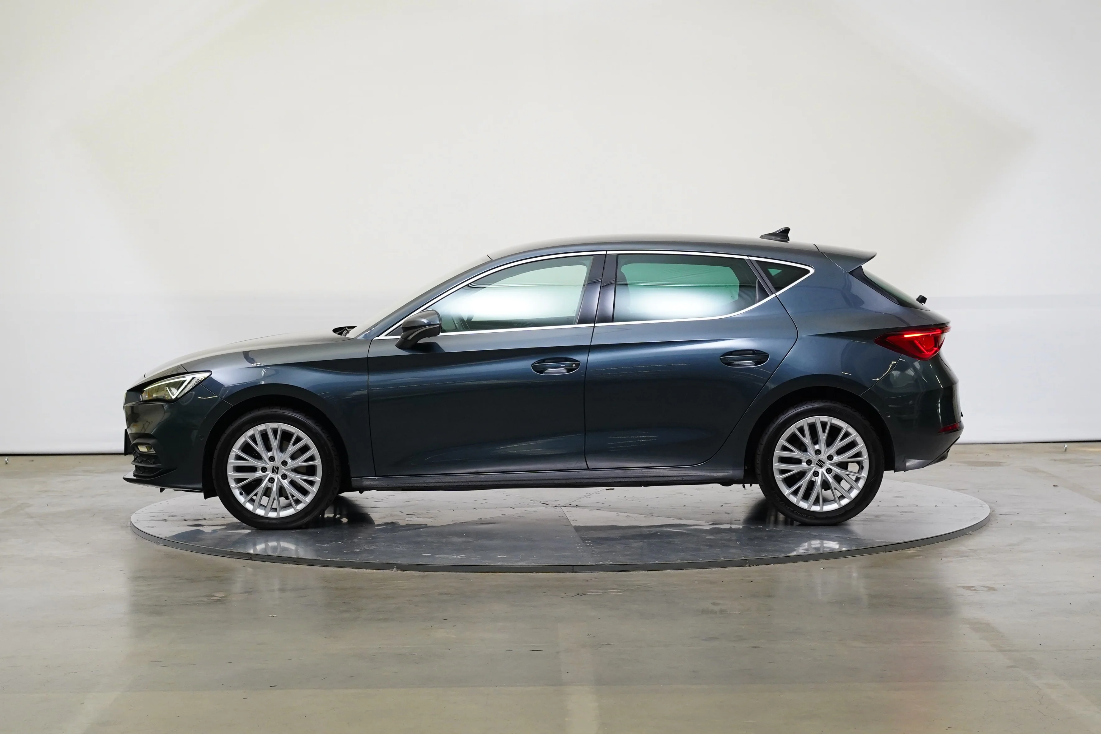 Cupra Leon Xcellence 1.5 TSI 110 kW automatic, Česko — foto 3 z 6