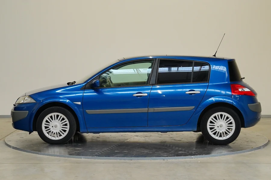 Renault Mégane Privilege 1.9 dCi 96 kW automat, Česko — foto 3 z 23
