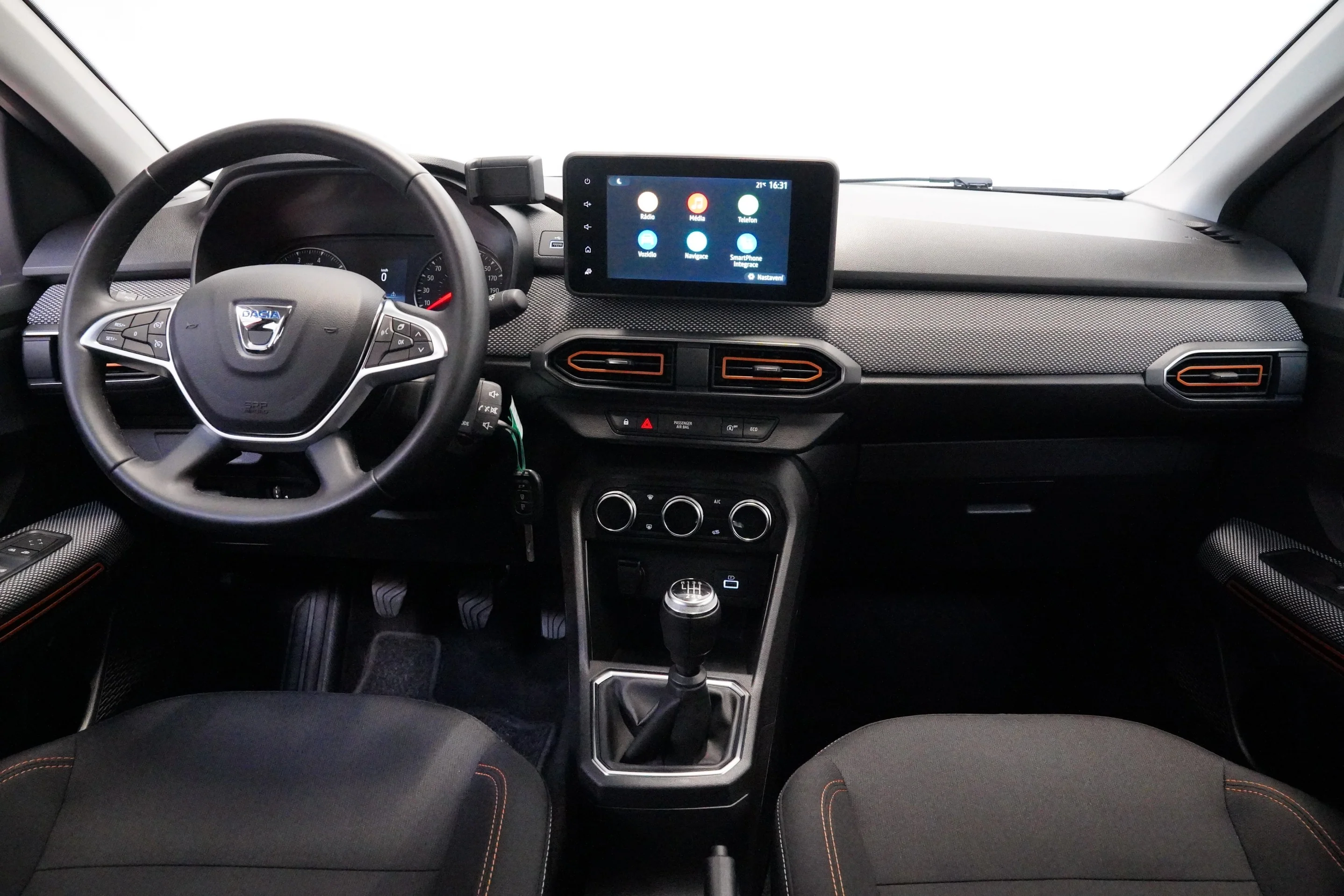 Dacia Sandero 1.0 TCe 67 kW, Česko — foto 6 z 6