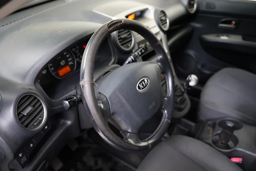 Kia Carens 2.0 CRDI 103 kW, Česko — foto 13 z 21