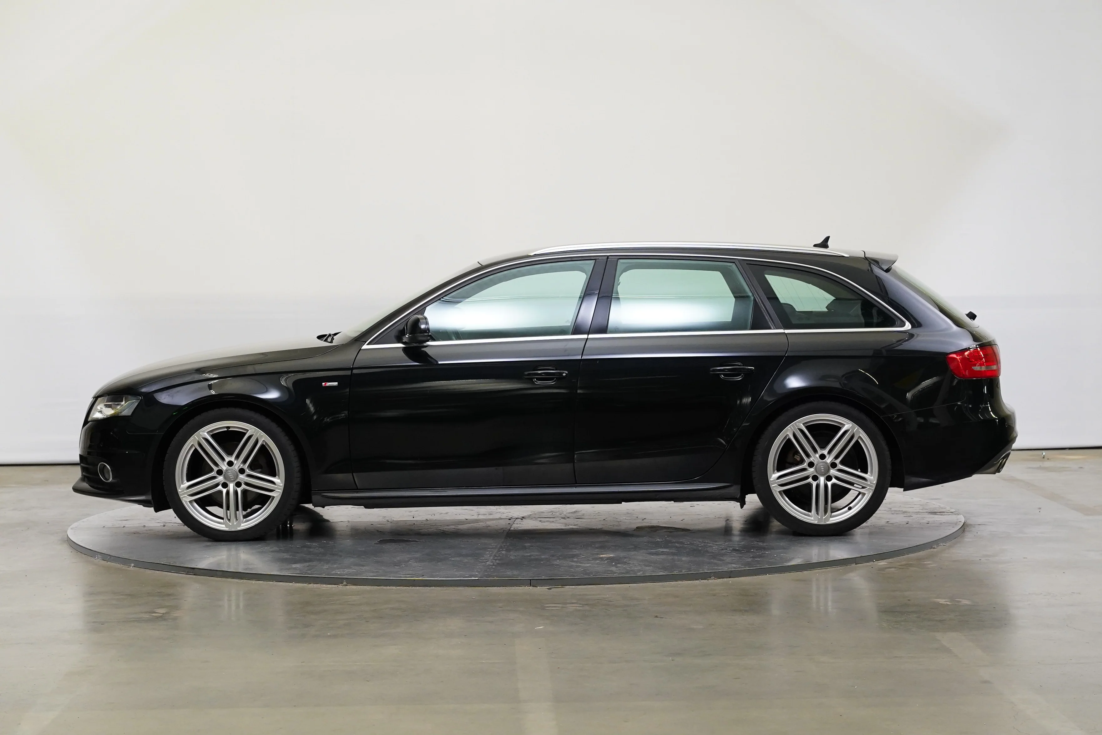 Audi a4 quattro 2.0 TDI 125 kW, Česko — foto 3 z 6
