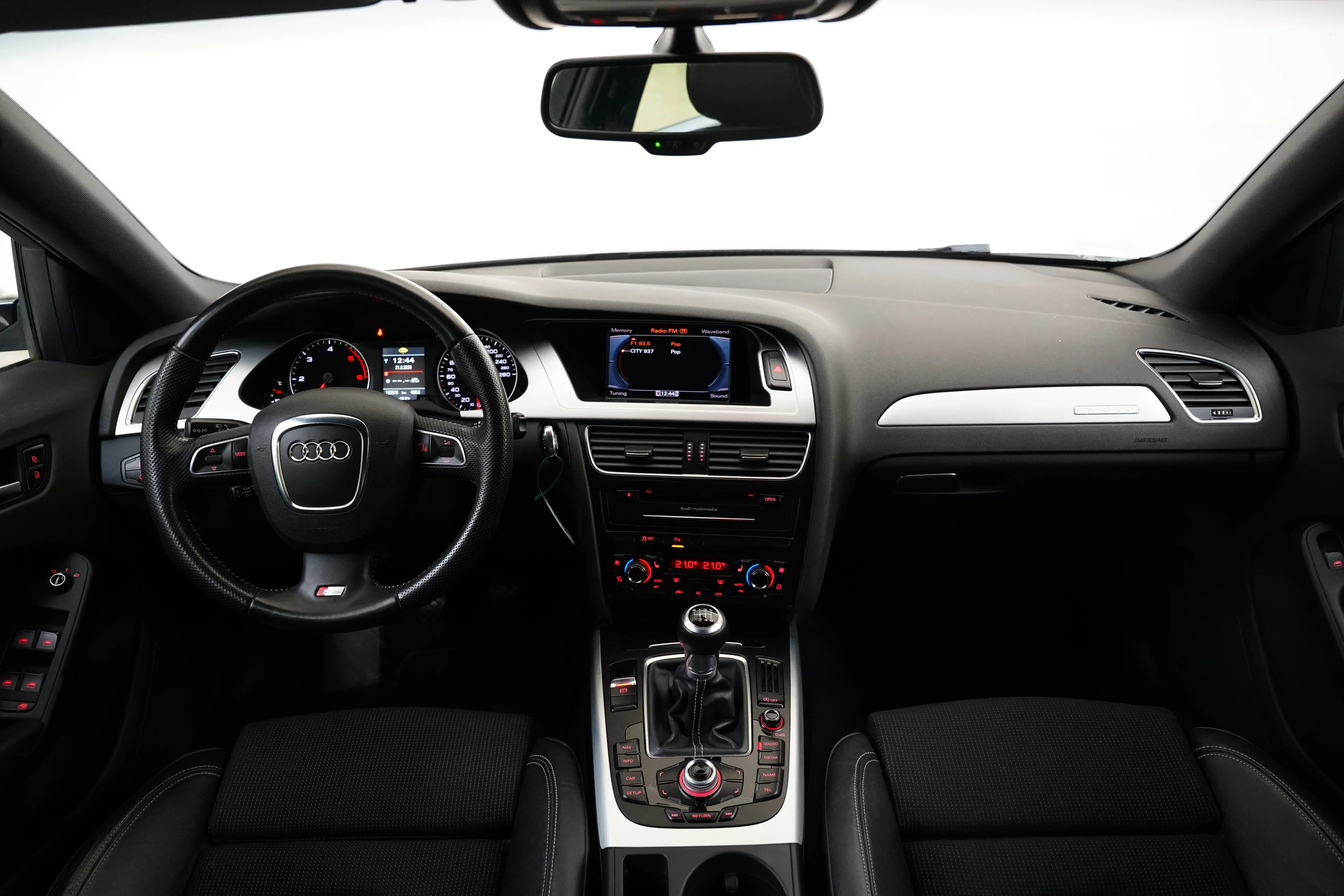 Audi a4 quattro 2.0 TDI 125 kW, Česko — foto 5 z 6