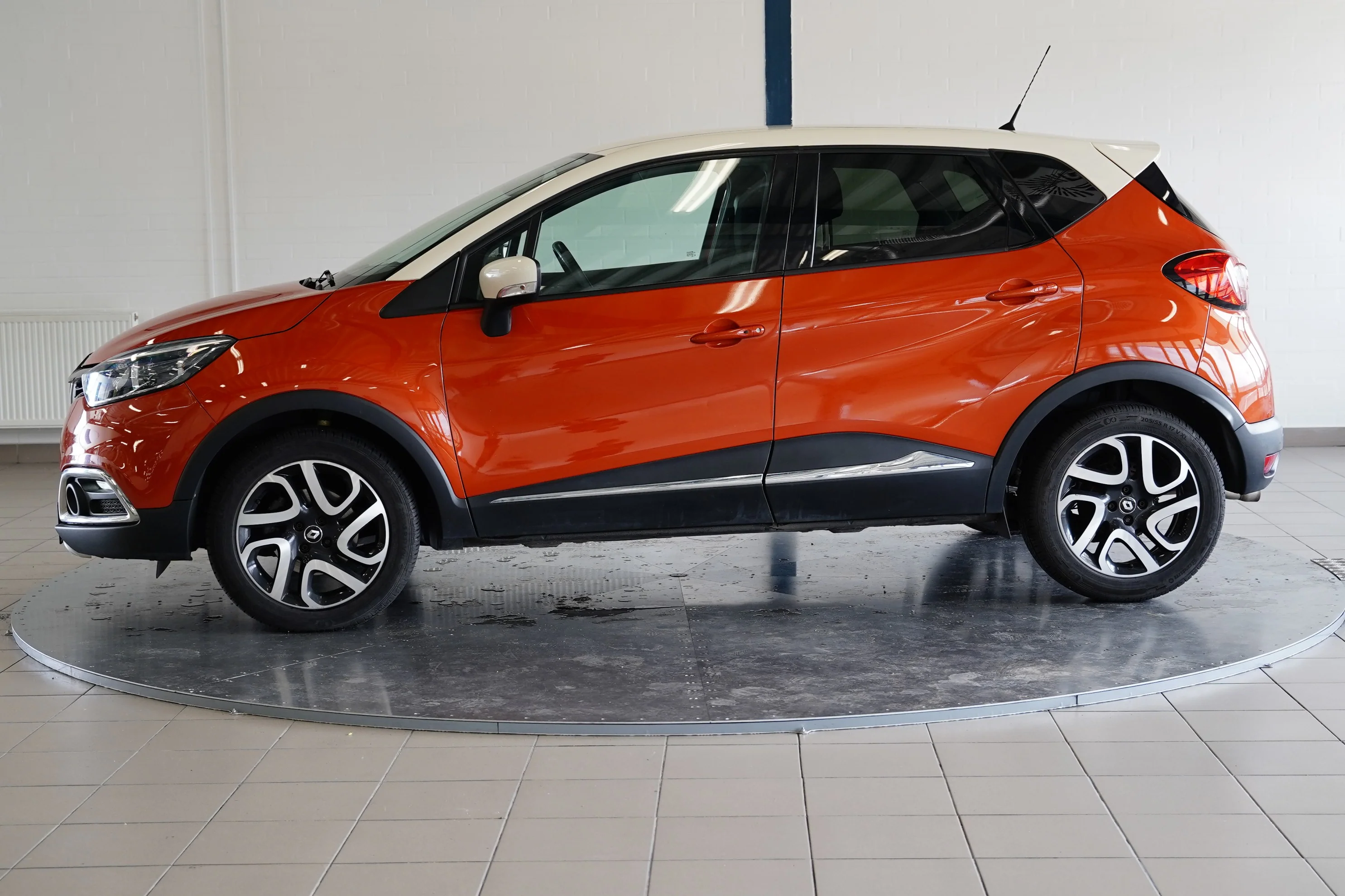 Renault Captur 1.2 TCe 87kW automatic, Česko — foto 3 z 6