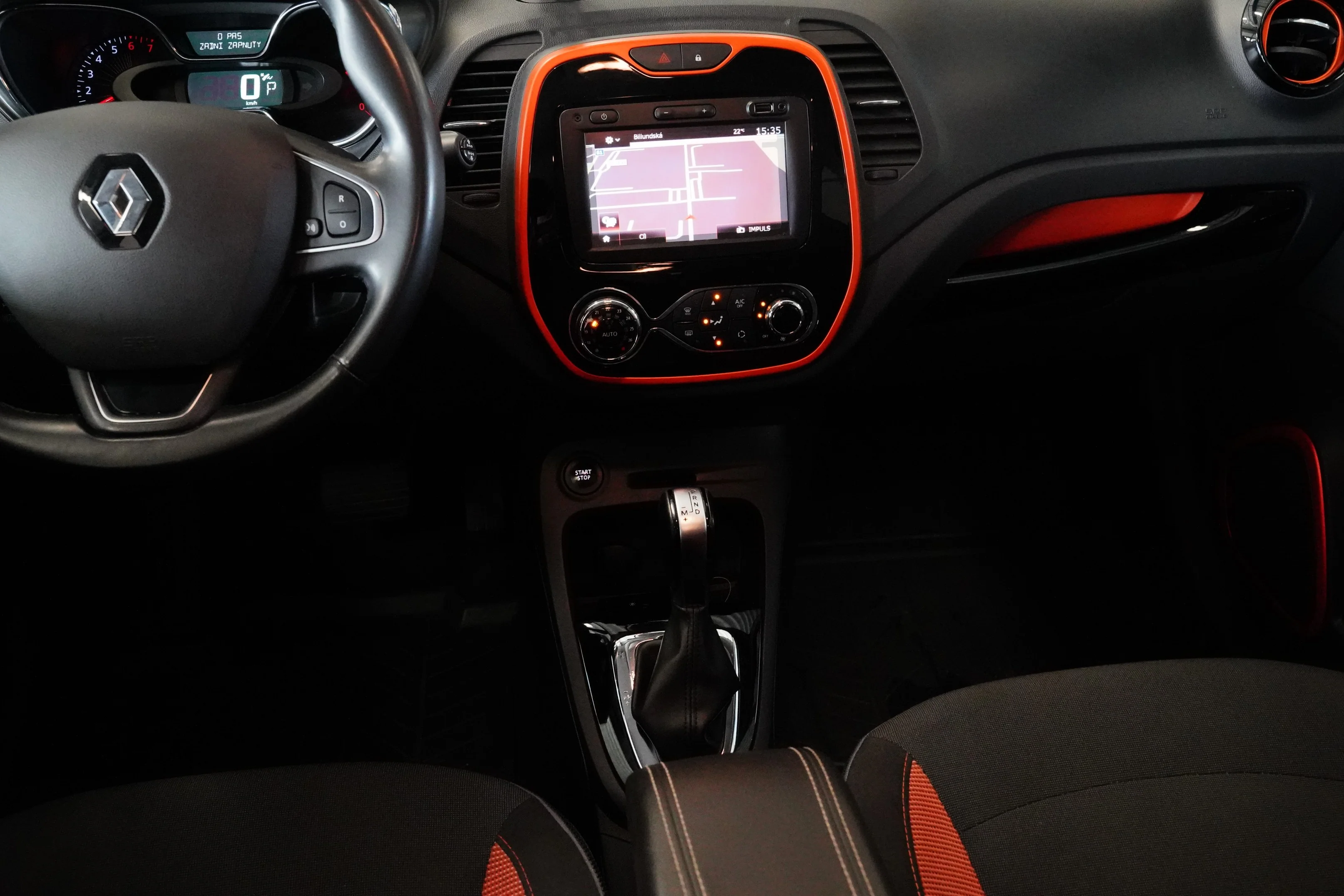 Renault Captur 1.2 TCe 87kW automatic, Česko — foto 5 z 6