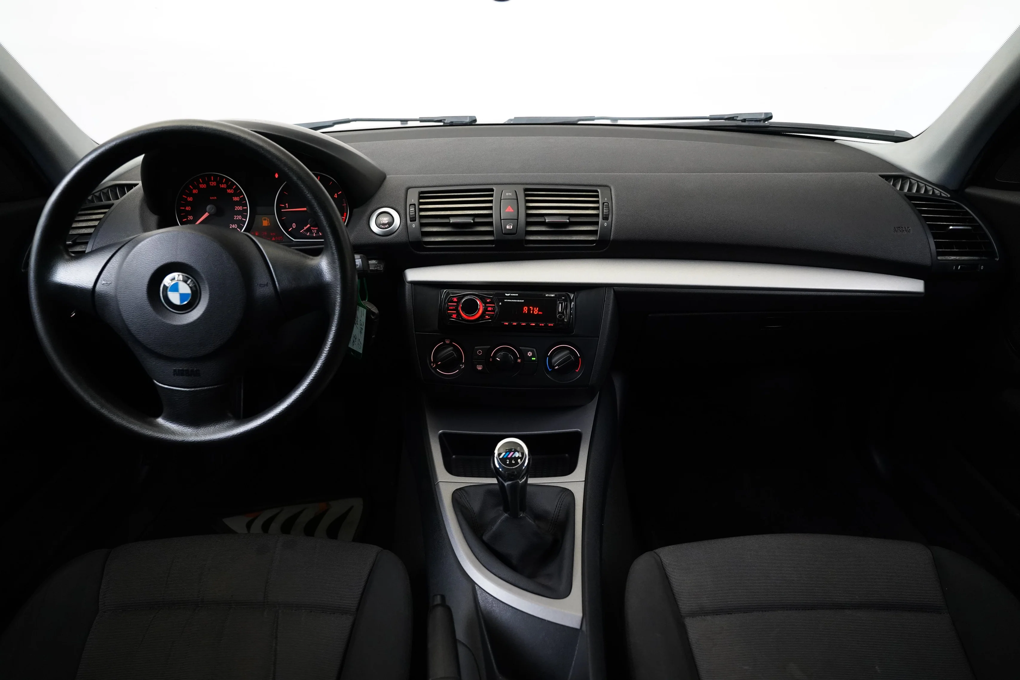 BMW Řada 1 1,8 90 kW, Česko — foto 5 z 6