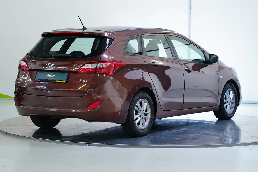 Hyundai i30 1.6 88 kW, Česko — foto 2 z 25