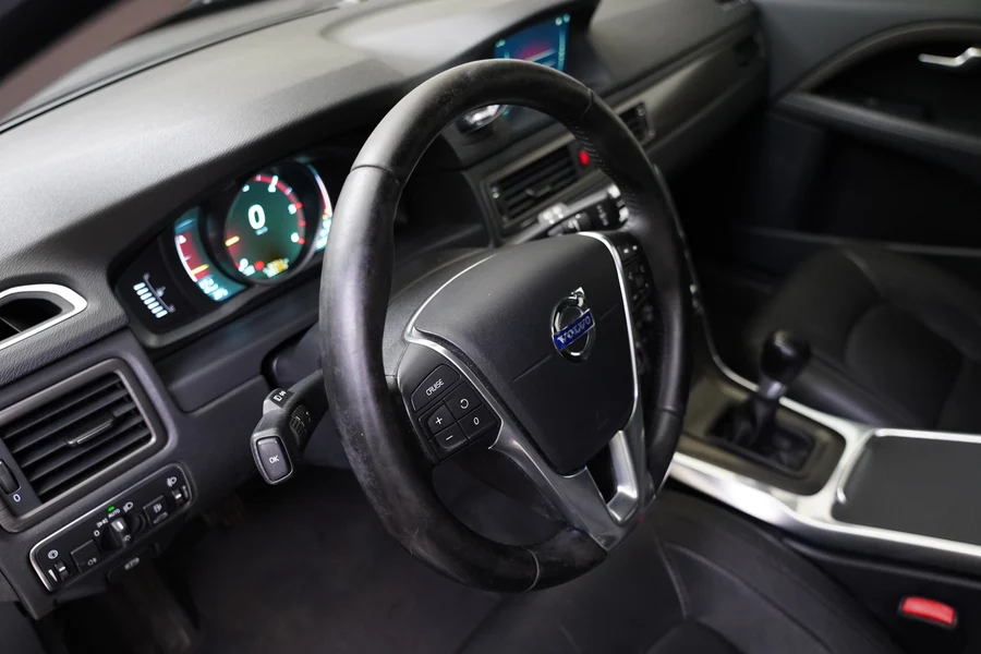 Volvo v70 1.6 D 84 kW, Česko — foto 14 z 26