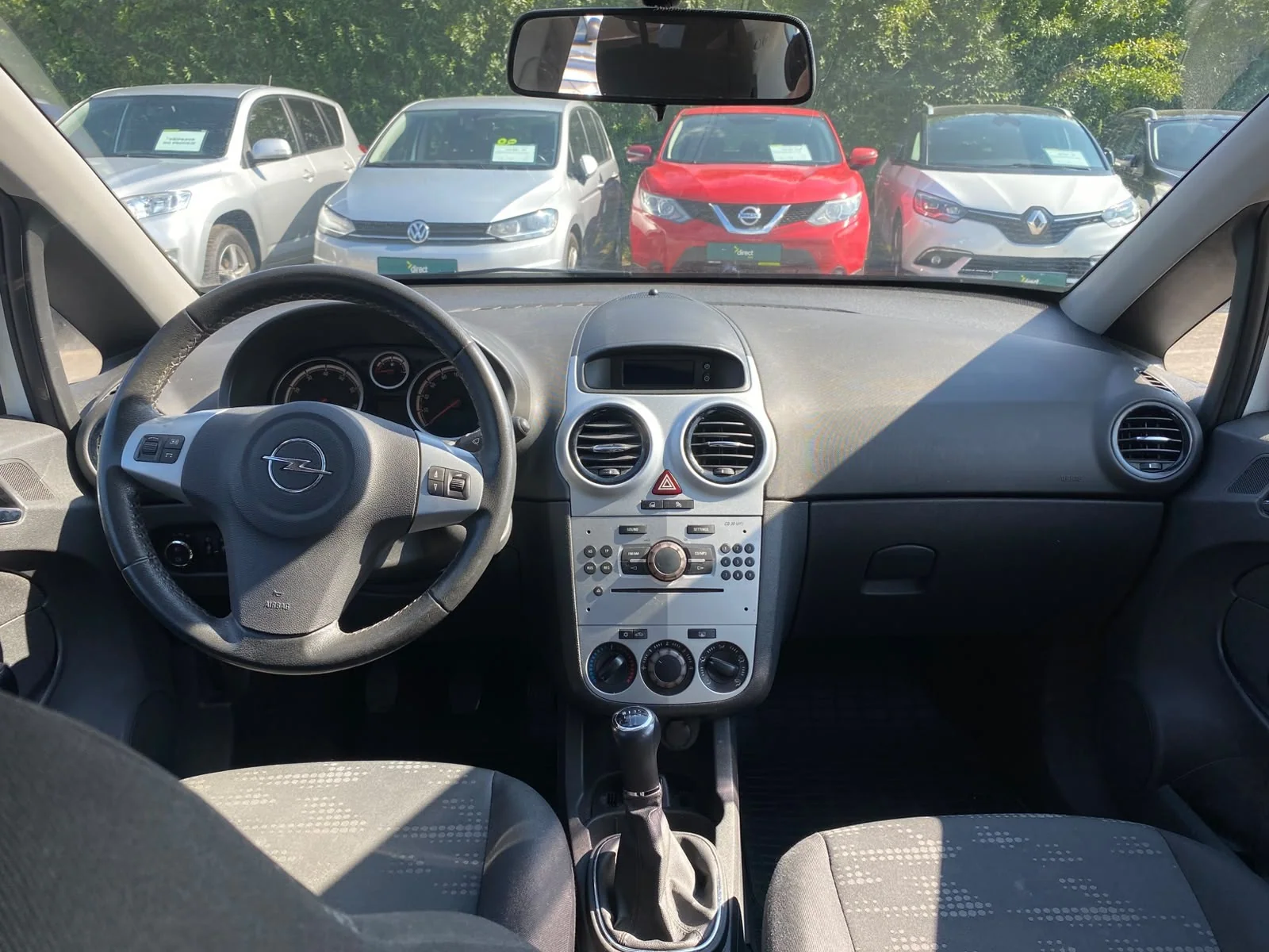 Opel Corsa 1.2i 63 kW, Česko — foto 5 z 6