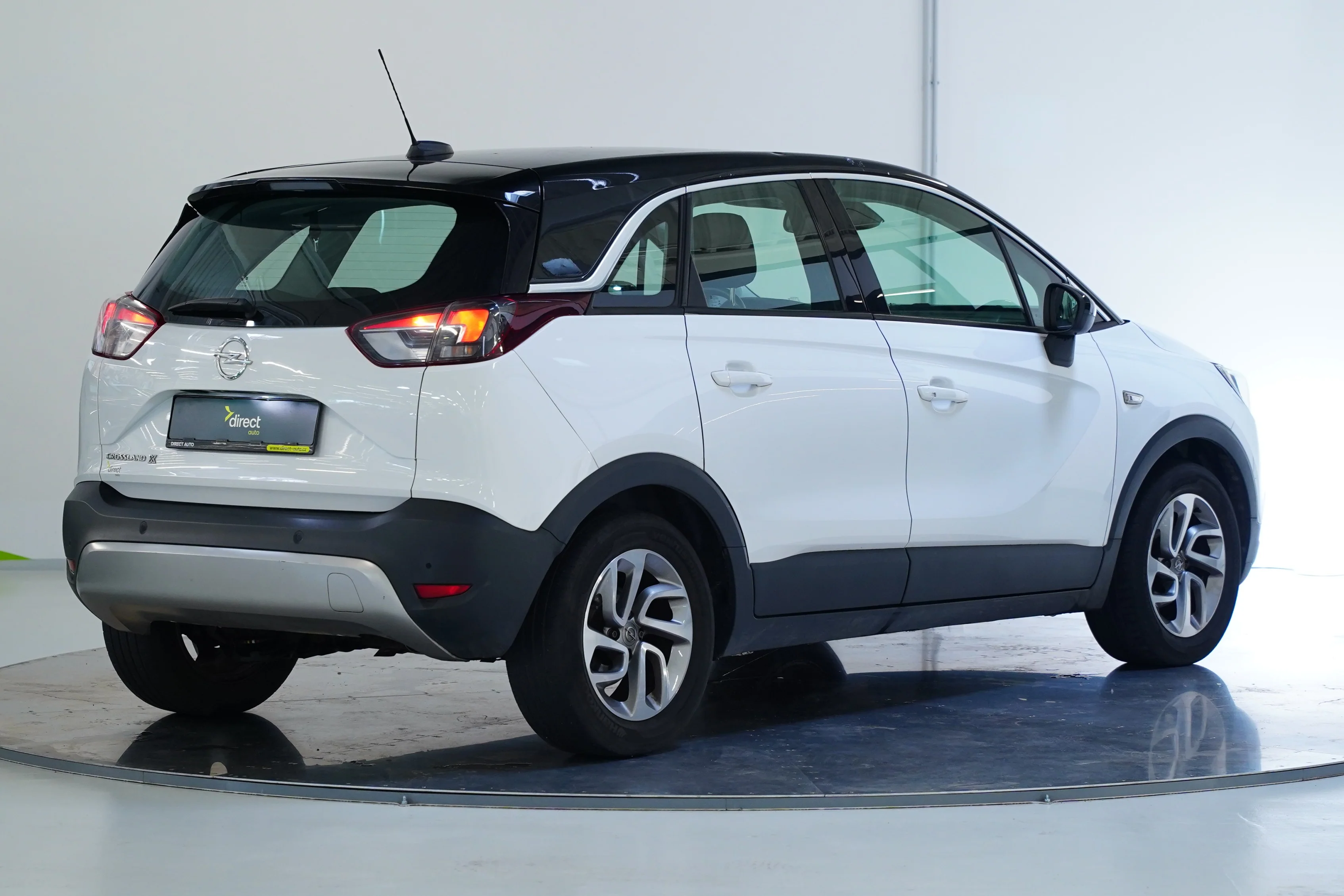 Opel Crossland X Turbo 1.2 T, Česko — foto 2 z 6