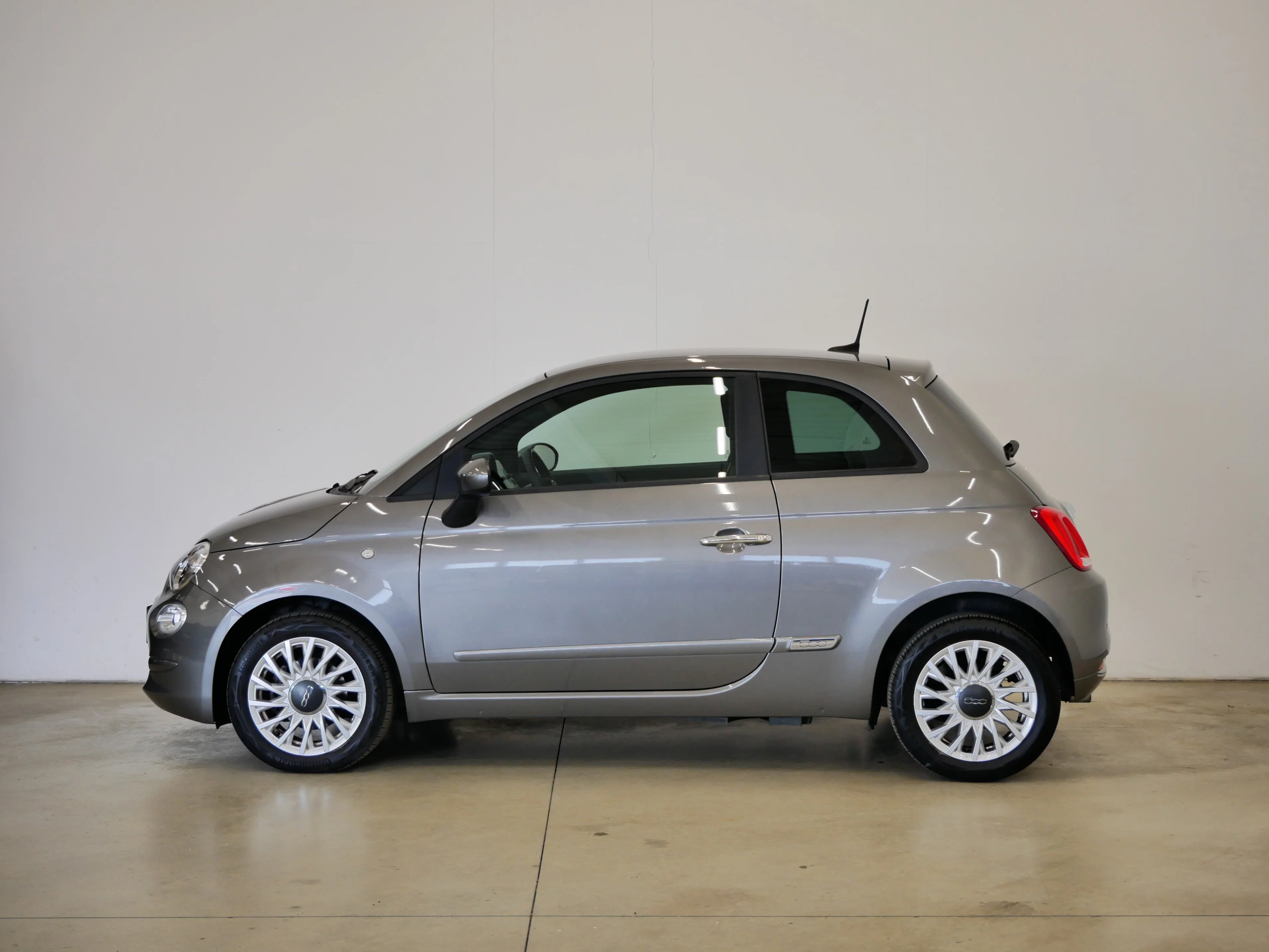 Fiat 500 1.0 51 kW, Česko — foto 3 z 6