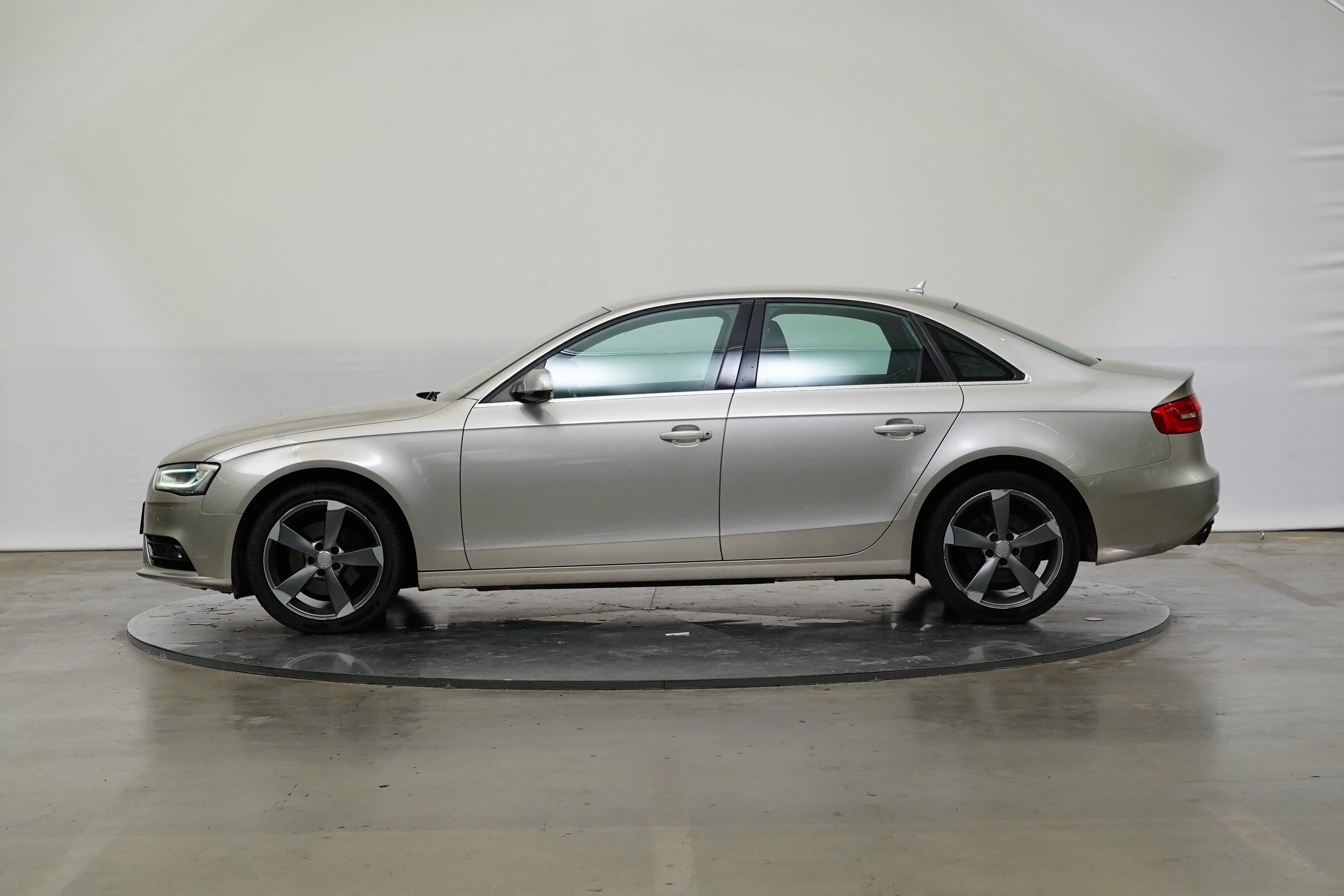 Audi a4 1.8 TFSI 125 kW automatic, Česko — foto 3 z 6