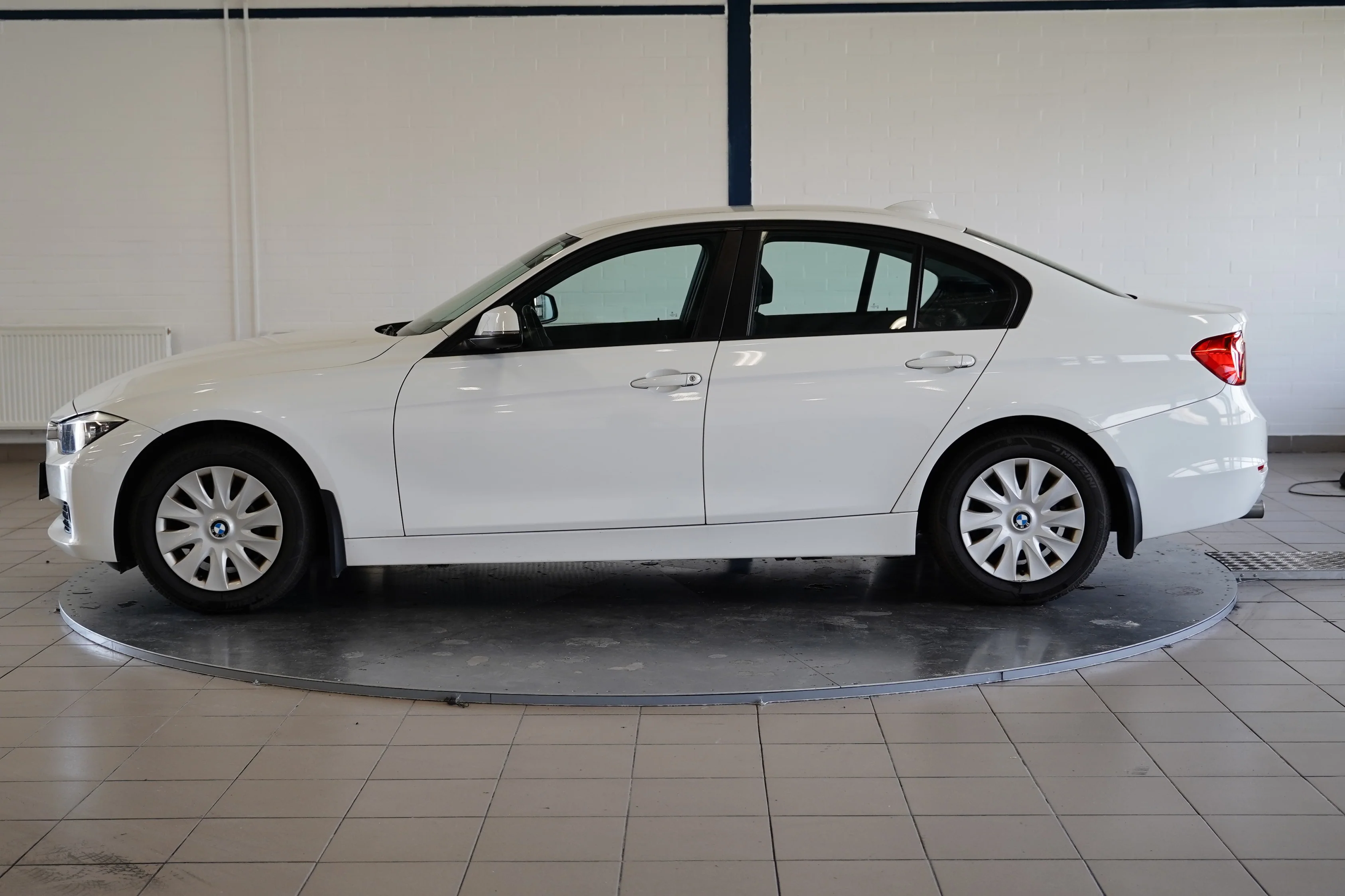 BMW Řada 3 85 kW, Česko — foto 3 z 6