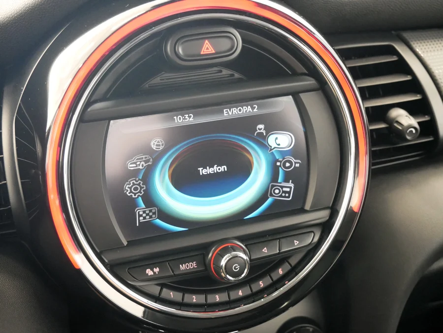 MINI One 1.2 i 75 kW automatic, Česko — foto 16 z 24